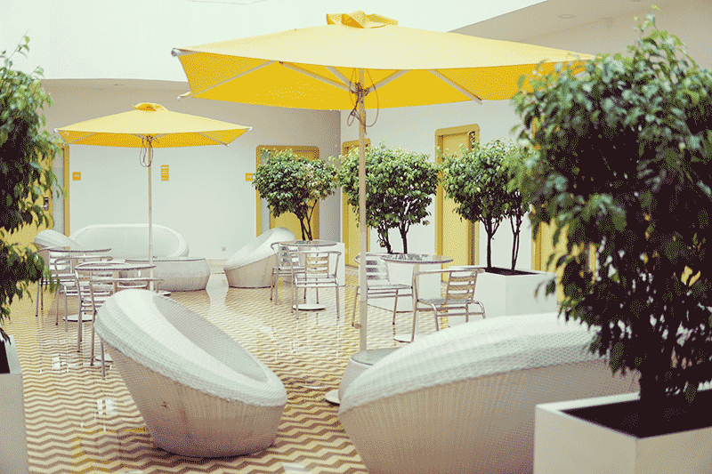 ホテルのパティオ