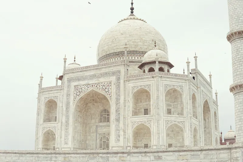 アグラ タージマハル 別角度の景観写真