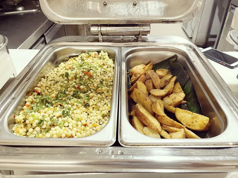 デリーのホテルブッフェ サブダナキチュリとポテト 朝食メニュー