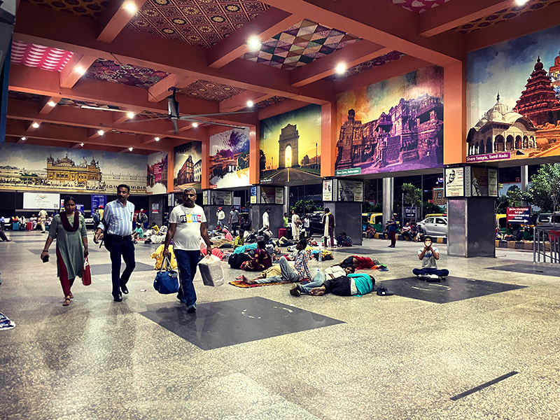 デリー駅入り口｜インドひとり旅