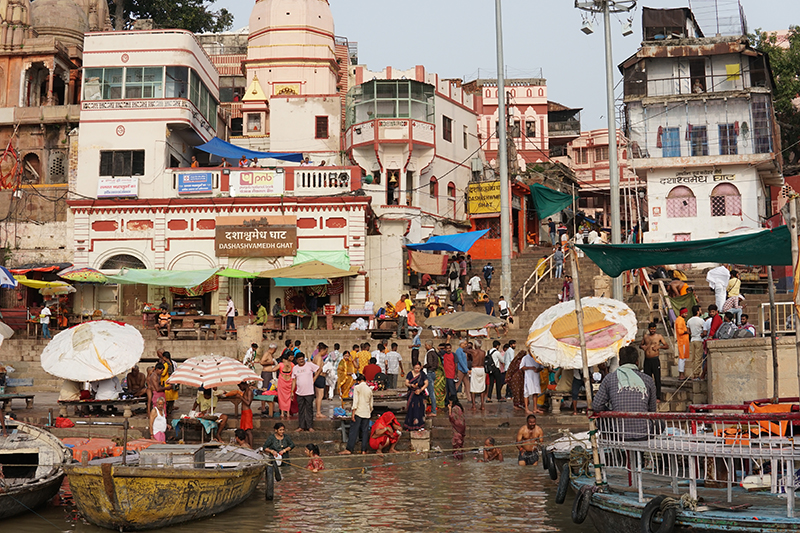 ガンジス川からの眺め01