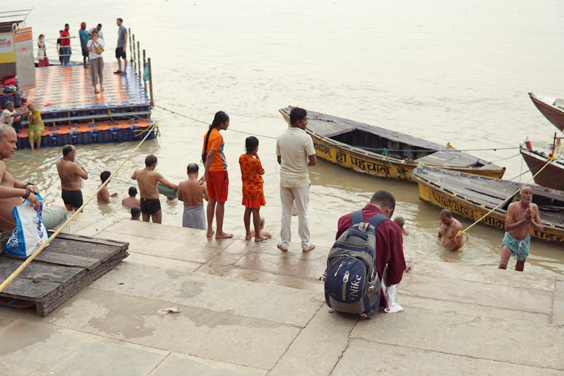 早朝のガンジス川