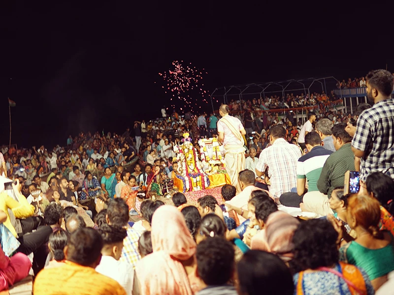 アッシーガートにて