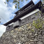 裏側から撮影した丸岡城