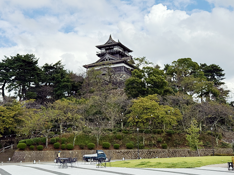 福井県 丸岡城 城下町から見た天守