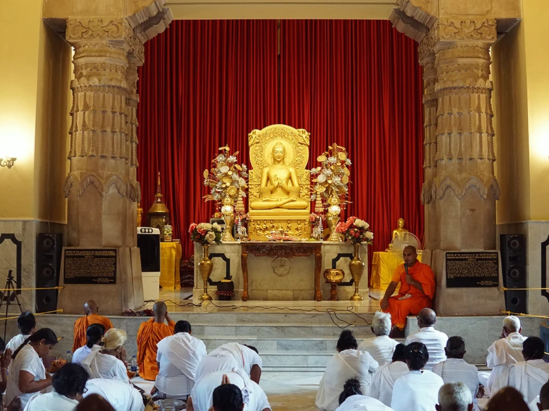 ムルガンダ クティ寺院 内部｜バラナシ観光