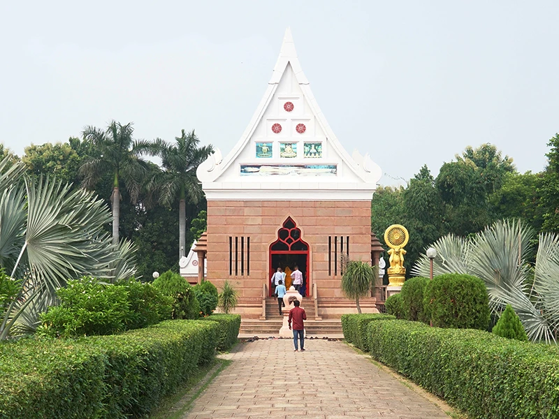 ワット・タイ寺院（サールナート）｜インドひとり旅 バラナシ