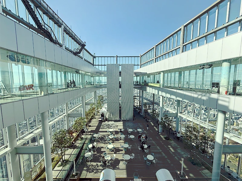 エッジ・ザ・ハルカスの展望台|受付からの眺め